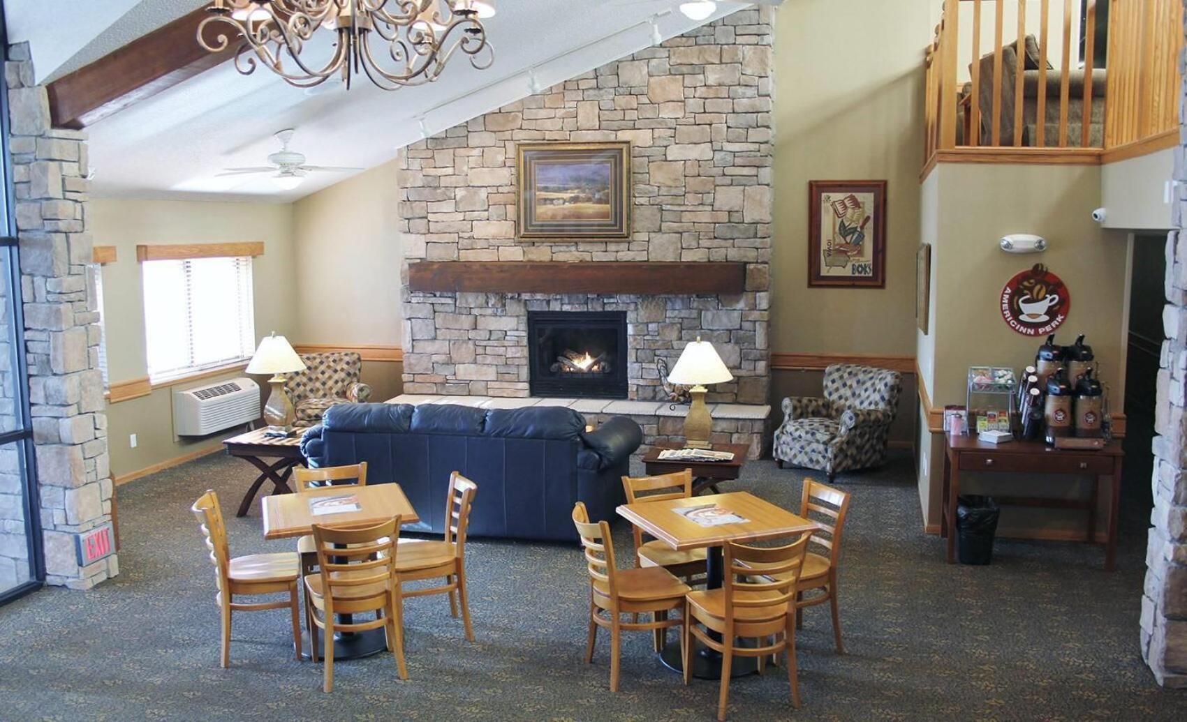 Americinn By Wyndham Cedar Rapids Airport Ngoại thất bức ảnh